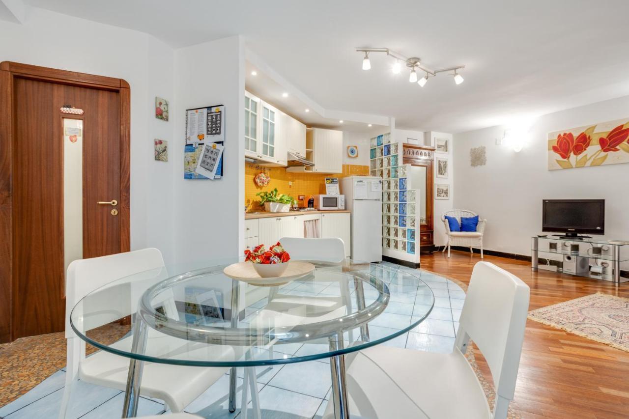 נאפולי Guesthost - Casa Querida Central & Elegant Flat מראה חיצוני תמונה